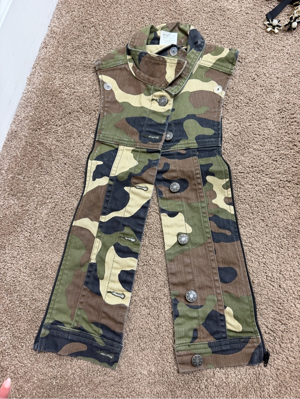 Veronica Beard Camo Button-Front Dickie in Green/Brown - Picture 3 of 6